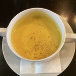 ガニュ・パン - かぼちゃと人参のポタージュ、コリアンダー風
