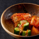 焼肉 平城苑 - キムチ3種盛合せ