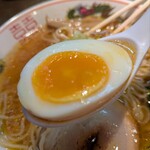 らーめん ムラナカ - 中華そば・味玉ズーム