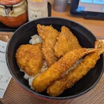 とんから亭 - 料理写真:あれ君、随分写真とちがくないか?w