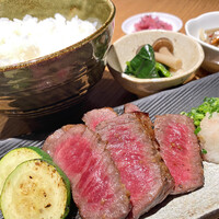 山形牛イチボのガーリック醤油麹ステーキ御膳　日替わり小鉢付き