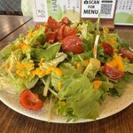 アガリコ 新宿 オリエンタルビストロ - エビとアボカドのサラダの海老抜きｗ