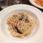 ピッコロ・カスターニャ - ナスと完熟トマトのバター醤油