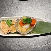 泳ぎとらふぐ活蟹料理 あじ平 曽根崎 - 先付け①