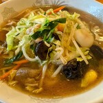 利尻 - 料理写真:利尻ラーメン780円 大盛り100円
