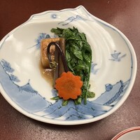 人形町今半 本店 - 春菊　こだわりの無農薬のもののよう