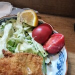 橋場 - アジフライ　添えられるトマトに脱帽