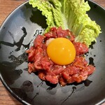 南大門 - 桜ユッケ950円