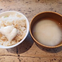 京都石塀小路豆ちゃ - 鯛の炊き込みご飯と白味噌のお味噌汁
