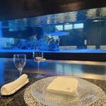 鉄板DINING集 栄店 - 水槽に2匹のサメさん❤️