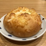 焼きたてパン工房 かえでの木 - 4種のチーズ丸！