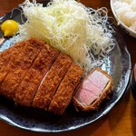 とんかつ零 浜松店 - 特上ロースカツ定食。