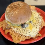 キャプテンカンガルー - チーズバーガー　1150円(パテとチーズ)