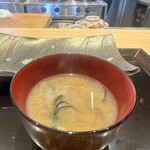 鮨松榮 - おかわり味噌汁はふざけてグランデで！とお願いしたら大きくなりました笑