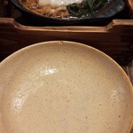 黒うどん 山長 - 蓋をお皿にして　山本屋と一緒や