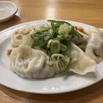 ラーメンのまめぞう - 冷め切った茹で餃子