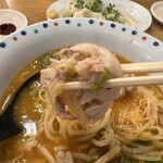 ラーメンのまめぞう - うん、肉カスアブラみたい。