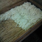 宮川製麺所 - セルフで、うどん玉をドンブリへ・・・