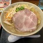 味噌ラーメン はちべえ - 野菜味噌ラーメン。800円（税込）。