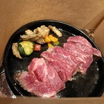 グッドミートストック - 片面焼きサーブ、お席でじっくり火入れです！