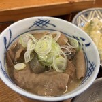 居酒屋やっちゃば - 牛もつ煮込み 440円