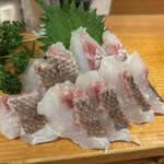 居酒屋やっちゃば - 料理写真:真だい刺身 660円