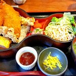 魚酒場ピン - 魚ピンの海苔弁