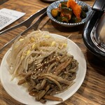 焼肉大衆酒場 真 肉焼屋 - 