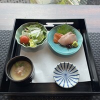 星空の中へ - 先付  茶碗蒸し　銀餡かけ
                    刺身 本日のお造り2種盛り合わせ                                  冷菜 ロメインレタスのサラダ
