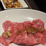 原宿焼肉 KINTAN - 背徳ニンニク和牛カルビ