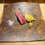 HAGI - 経産牛、イタドリ