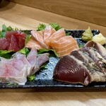 家庭総菜 吉倉 - 刺身盛り合わせ