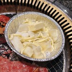 グルメリア但馬 - じゃがバター(チーズ)、器ごと焼きます！