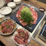 タン・シャリ・焼肉 たんたたん - たっぷりねぎ塩タン、ハラミ、タンホルモン
