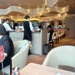 鼎泰豊 - 窓側席からの店内