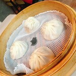 鼎泰豊 - セットの小籠包（黒豚小籠包に変更）