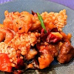 赤坂 四川飯店 - 鶏肉とおこげの甘酢唐辛子炒め