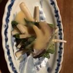 KAN - 菜の花の昆布〆と鰆のぬた。