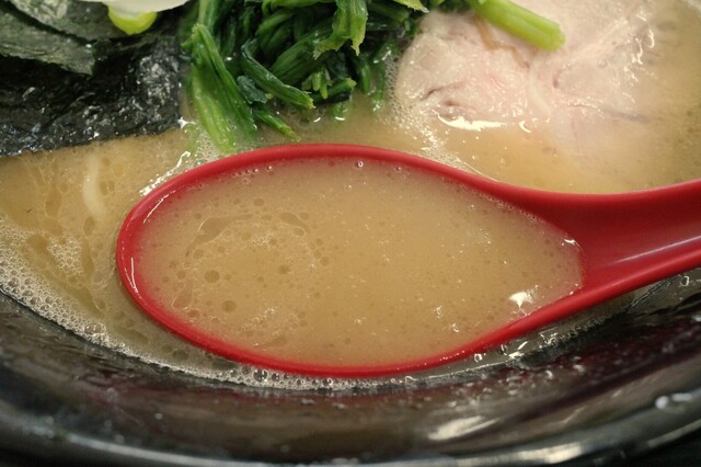 横浜家系ラーメン 貴一（きいち） - 赤湯（ラーメン）の写真