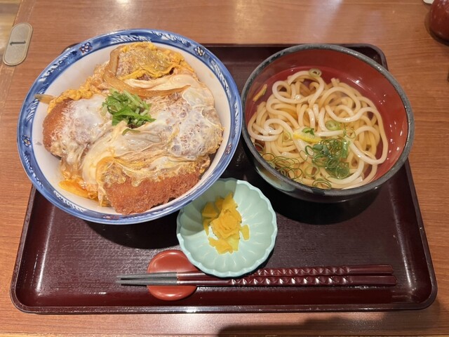 Dondon Tei Howaiti Umeda Ten