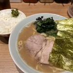 まだ洞くつ家 - 