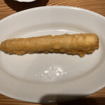 commedia - 私史上1番美味しいホワイトアスパラガスのお料理。衣にはホワイトアスパラガスの皮でとったお出汁が加えてあるとのこと。びっくりする程美味しいですね。