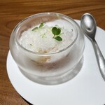 真白 - ココナッツのソルベの下に三種の柑橘