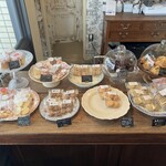 カフェのある暮らしとお菓子のお店 - 