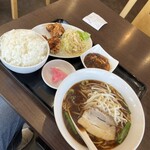 大衆中華 中王飯店 - 