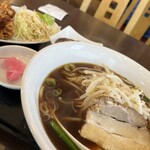 大衆中華 中王飯店 - 