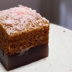 一幸庵 - 桜の木がこの1つに込められたかのよう♪(商品名失念)(450円)