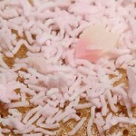 一幸庵 - 桜の花が可愛い♡ 桜吹雪の小道を歩いてるかのような情景が浮かびます♪