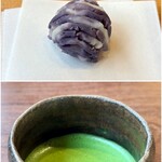 鎌倉 北じま - 中は黄身餡、周りはブルーベリーと山芋の餡で包んだ小田巻
      下は北嶋さんがたてたお薄