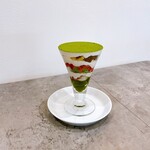 Amatō - 宇治抹茶苺パフェ(イートイン)